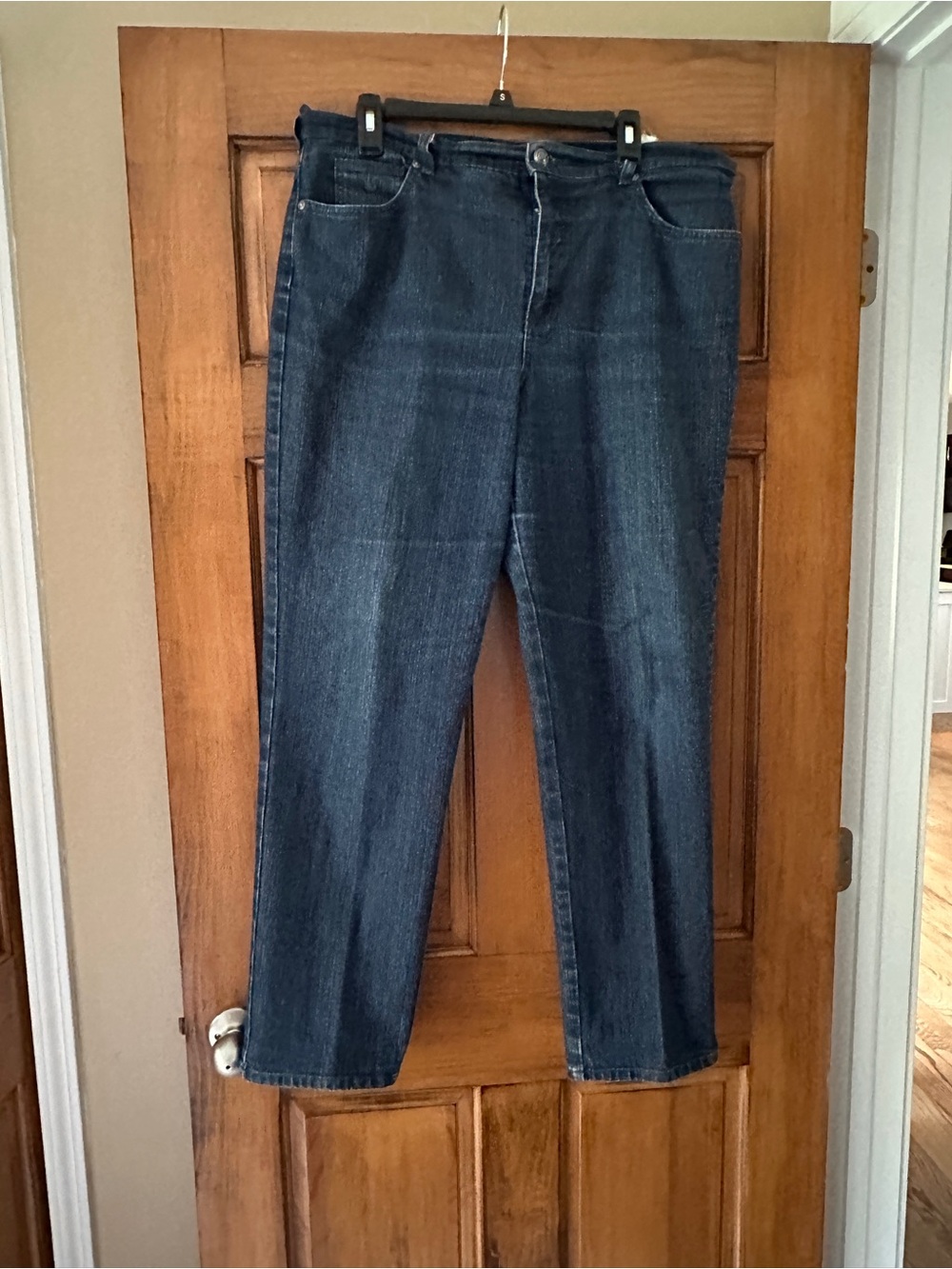 Gloria Vanderbilt Straight Leg Jeans in Dark Blue Wash